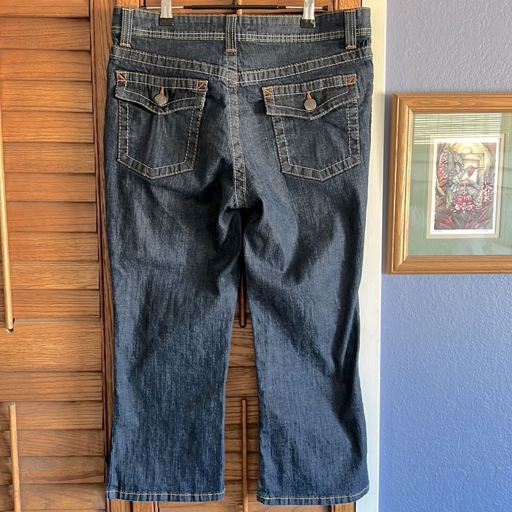 MU Mid Rise Straight Leg Flap Pocket Cropped Capri Jort Jeans 12